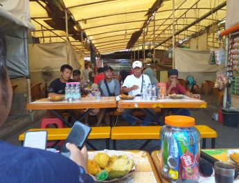 Ramah Tamah Kasudin UMKM Jakarta Barat Dengan Pedagang Lokbin Kota Intan