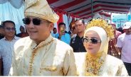 Ketua DPRD Madina Tampil Beda hari ini, Berbusana Adat Melayu di Karnaval HUT ke-81 RI