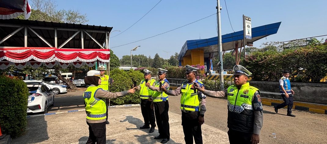 Siaga Pengaduan 110 Kainduk PJR BSD Kompol Darmawati,SE,SH,MM Tegaskan Larangan Berhenti di Bahu Tol Jalan