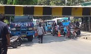 Truk Tanah Tabrak Portal KAI