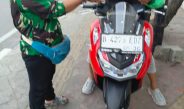 Wartawati Tajukreportase.com Berikan Sarapan Pagi dan Edukasi kepada Ojol