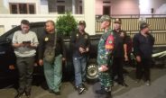 Polsek Matraman Memperkuat Wilayah hukum nya bersama Koramil 02/Matraman dan masyarakat Matraman Patroli pada Malam Harinya