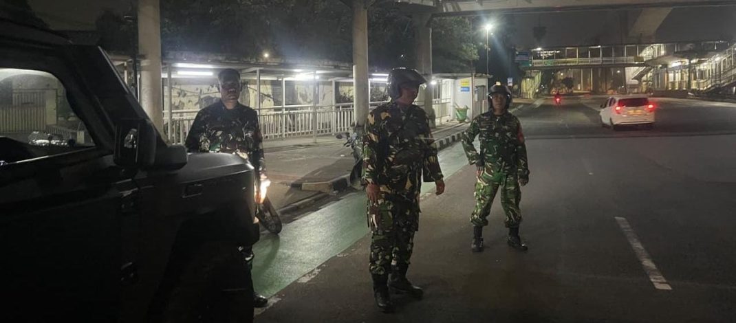 Polsek Matraman dan Koramil 02/Matraman Bersama Komduk Patroli untuk Memperkuat Kamtibmas di Wilayah Hukum Matraman Jakarta Timur