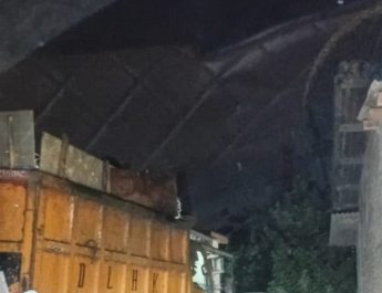 DLHK KABUPATEN TANGERANG DIDUGA JADI BEKING MAFIA LIMBAH – MOBIL DINAS TANPA PLAT ANGKUT LIMBAH MALAM-MALAM DI CURUG-BITUNG