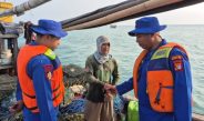 Layanan Polisi 110, Satpolairud Polres Kepulauan Seribu Patroli Laut Sambangi Nelayan dan Penjaga Pulau
