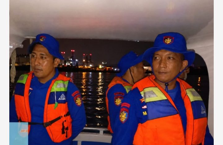 Layanan Polisi 110 Satpolairud Patroli Laut Malam Imbau Penjaga Pulau Waspadai Kejahatan