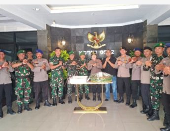 Polres Kepulauan Seribu Berikan Kejutan HUT TNI ke-81, Perkuat Sinergitas dan Soliditas TNI-Polri