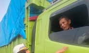 Polisi untuk Masyarakat Induk PJR BSD Korlantas Polri Edukasi Pengguna Jalan Tol, Imbau Pengendara Tidak Berhenti di Bahu Jalan