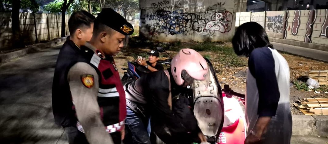 Polisi Bersama Masyarakat, Polsek Bekasi Selatan Tingkatkan Strong Point Antisipasi Tawuran dan Balap Liar