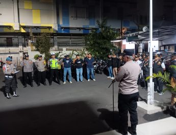 Polisi Bersama Masyarakat, Kapolsek Pondok Gede Pimpin Patroli Blue Night Cegah Tawuran dan Kejahatan Jalanan