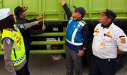 Polisi Bersama Masyarakat Induk PJR BSD Korlantas Polri Bersama Stakeholder Gelar Patroli, Dukung Zero ODOL 2027