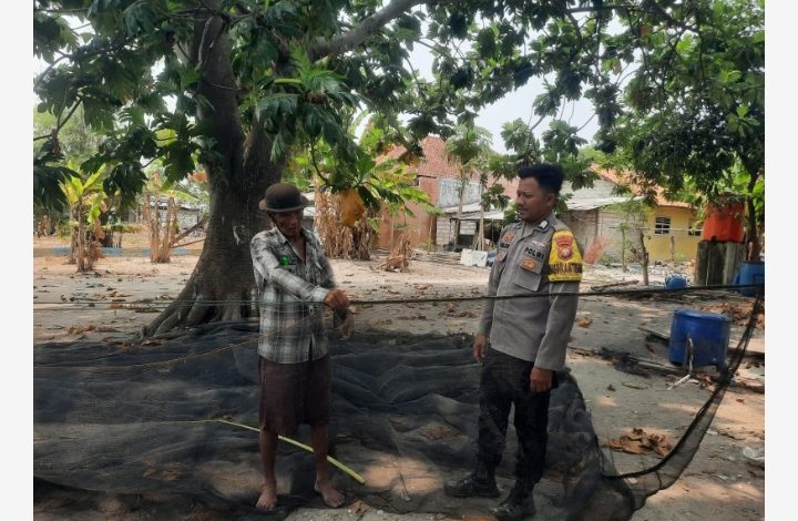 Bhabinkamtibmas Pulau Lancang Sosialisasikan Layanan Polisi 110, Ajak Warga Jaga Kamtibmas
