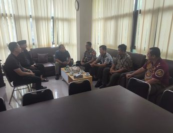 Polisi Bersama Masyarakat, Kapolsek Bekasi Barat Kunjungi Camat, Perkuat Sinergitas 3 Pilar