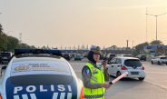 Polisi Bersama Masyarakat Induk PJR BSD Korlantas Polri Gelar Pelayanan Masyarakat Setiap Pagi Ruas-Ruas Tol